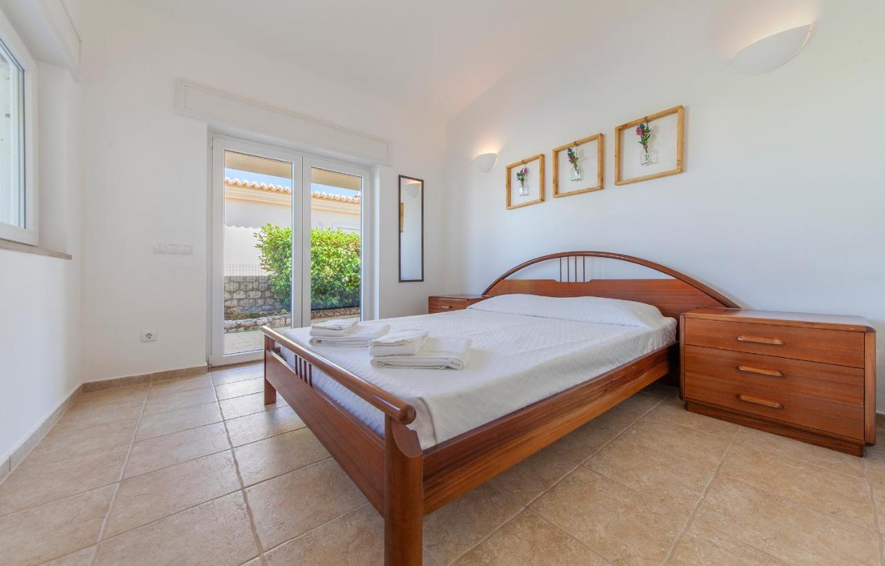 N - Astonishing Bay View Guesthouse Lagos Ngoại thất bức ảnh
